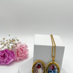 Locket Necklace With Photo, Oval Necklace, Gold Photo Necklace, Memorial Jewelry, Anniversary Gift, Gift For Her, Gift For Mom, Personalized
