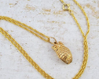 Vintage Gold Toned Avon Owl Necklace