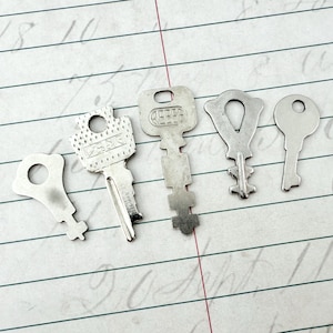 Five Vintage Assorted Luggage Keys
