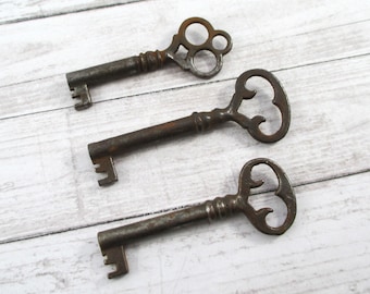 3 Vintage Barrel Decorative Skeleton Keys