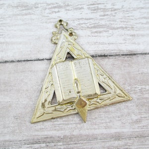 Vintage Oddfellows IOOF FLT Holy Bible Medallion