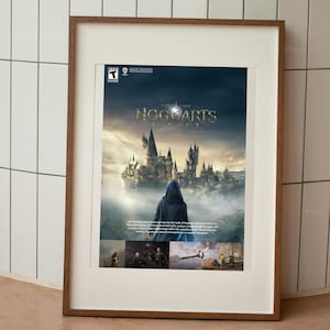 Puede incluir: Póster enmarcado del videojuego "Hogwarts Legacy". La imagen presenta a una persona con una capa con capucha frente a un castillo en las nubes. El póster está en un marco de madera y se muestra contra una pared de azulejos blancos.