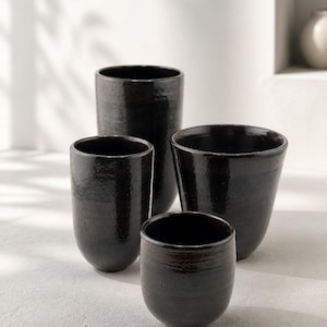 Collection XING KABO– Handmade Stoneware Tea Cup, Yunomi, Matcha Cup & Mug | Japanese Ceramic | Wabi Sabi | Green Glaze | Terres.me