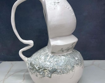 Minimalist ceramic sculpture