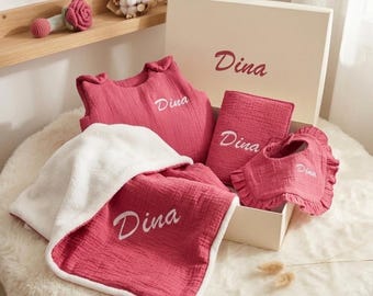 Cadeau naissance – Coffret personnalisé naissance - couverture personnalisée, Bavoir & Carnet en Gaze de Coton – Gigoteuse tog 3
