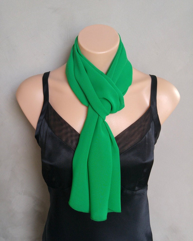 scarf with green