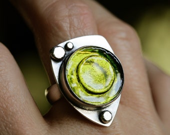 Handmade modern fused glass cocktail ring- OLIVINE- Size 7.5