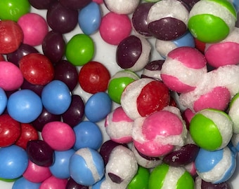 Britische gefriergetrocknete Waldbeerenfruchtbällchen – Vegetarisch und Halal | Knusprige, luftige und geschmackvolle Süßigkeiten | Tik Tok virale Süßigkeiten