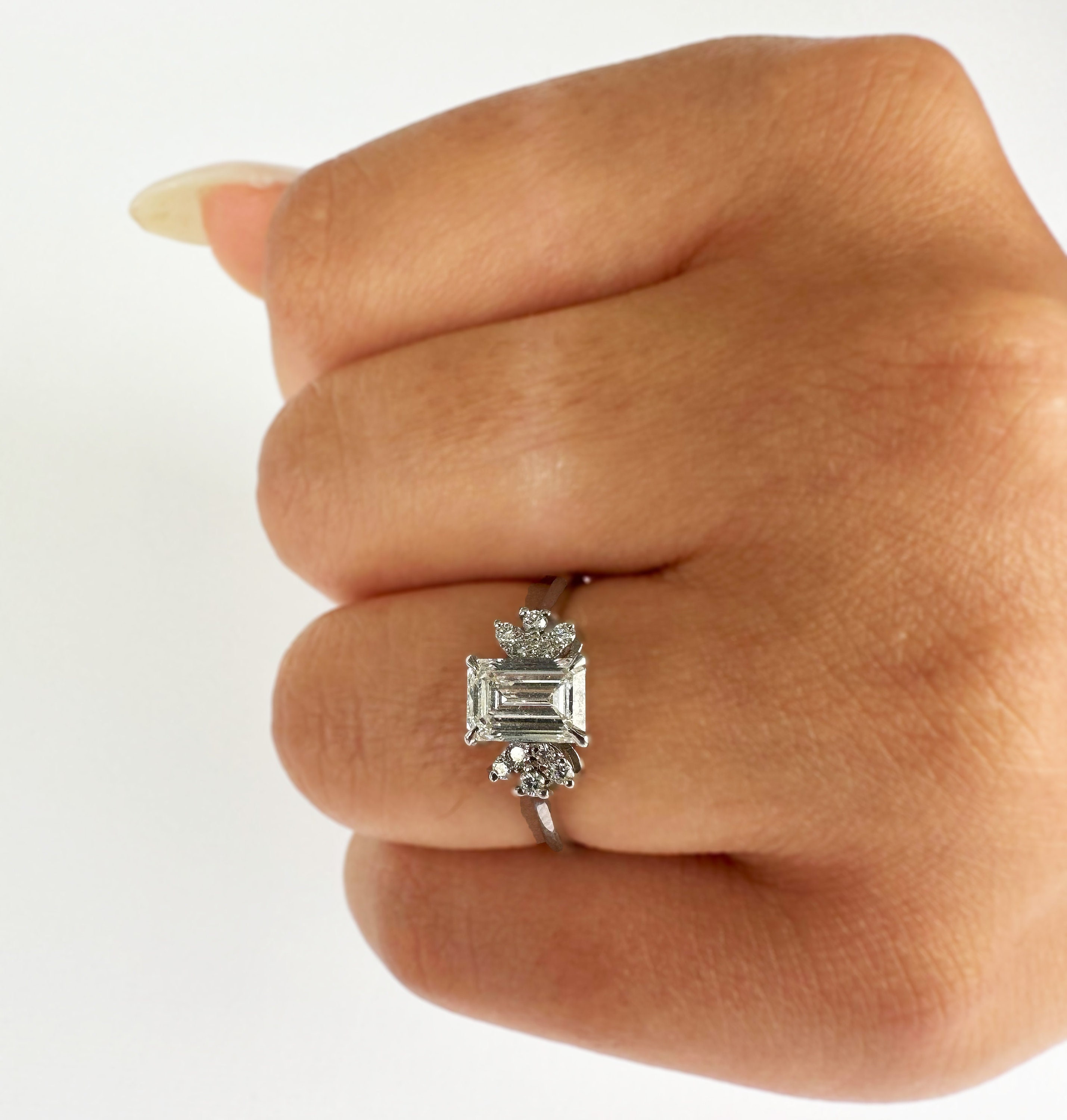 1.10カラット ラディアントカット ラボダイヤモンド エンゲージリング