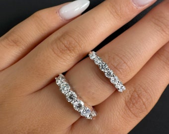 Round Cut Diamond Wedding Ring, 7 Stone Wedding Band, 14k Gold Bridal Ring, Anniversary Promise Ring, Anniversary Diamond Ring, Bridal ring