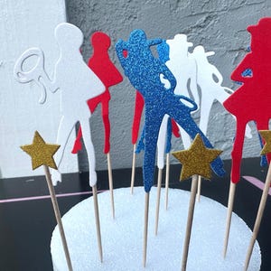Adornos para cupcakes Cowboy Carter (12). Pueden venir en cualquier combinación de colores de fiesta. Envíame tus colores por mensaje.