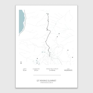 Puede incluir: Una impresión minimalista con un mapa en negro del sendero St Marks Summit en el Parque Provincial Cypress, BC. El mapa incluye la longitud del sendero de 10 km, un desnivel de 570 m y un tiempo medio de 3h 45min. El nivel de dificultad es moderado.