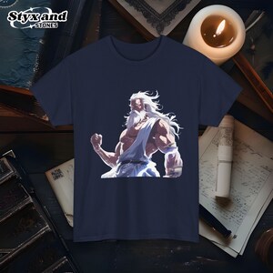 Anime Zeus Camiseta gráfica Diseño de mitología griega Dios del trueno Camiseta personalizada Zeus Art Shirt Ropa de anime mítica Regalo para los amantes del anime