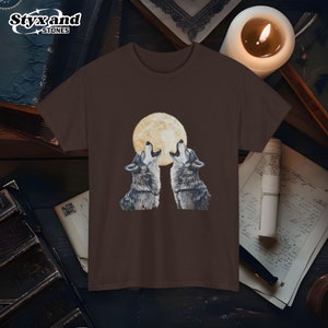 Vintage Wolf 90s Graphic Shirt Wolf Lovers Retro Tee 2000s Nature Moon Shirt Nostlagia Unisex Oversized Tee Cute Wolf Gift Werewolf Spooky