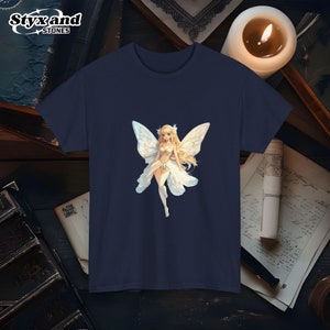 Camiseta gráfica de hadas hecha a mano Bosque encantado Camiseta de hadas caprichosa Camisa de arte de hadas personalizada Regalo de ropa de fantasía mágica para los amantes de las hadas