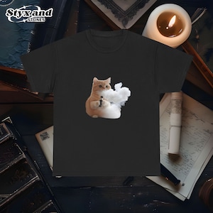 猫が煙を吹き出す気まぐれで面白いTシャツ マリファナ ウィードカート 子猫のパロディ 十代の猫好きへのギフト 動物アート スピンオフ 面白いギャグギフト
