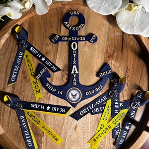 Letras de madera de 9&quot; con ancla de la marina, regalo militar personalizado, arte de pared patriótico, recuerdo de graduación del campo de entrenamiento, decoración de despliegue.