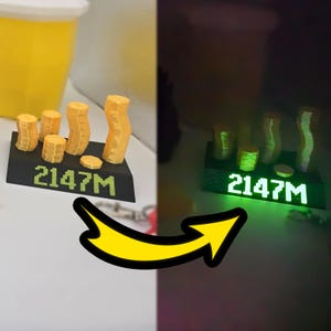 RuneScape Max Gold Stack Nameplate, Glow-in-the-Dark Username Text, Bold Black Base, 2,147M Cash Stack, Gamer Gift, Customizable