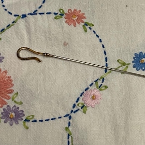 Antique Gold Victorian, Art Nouveau Hat Pin