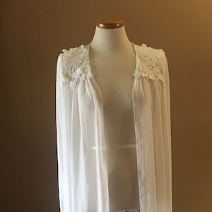 Beautiful White Chiffon with Lace  Appliqués Peignoir, Bridal Robe, Lingerie by Flora Nikrooz size Small