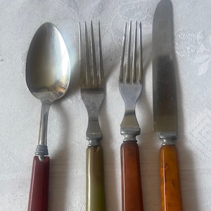 Bakelite Flatware 4 pieces