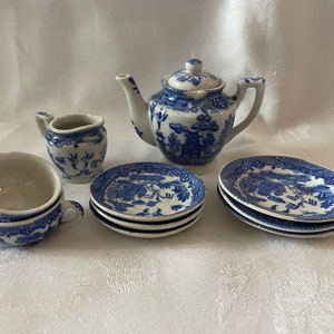 Child’s Set of Occupied Japan Dishes 11pc Set in Blue Willow Pattern