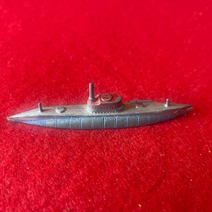 1940’s Tootsietoy WWII Die Cast Submarine