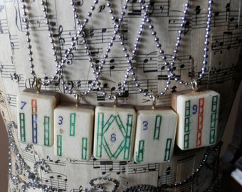 Collar Mahjong vintage de celuloide y bambú