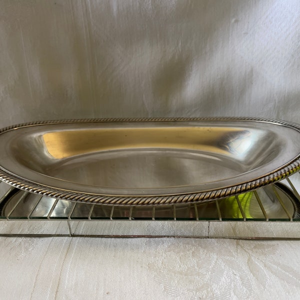 Vintage Wm Rogers Silverplate Bread Tray