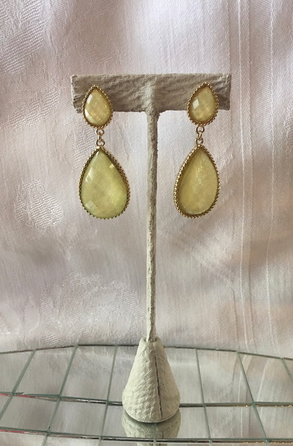 Vintage Dangle Tear Drop, Drop Yellow Earrings 199