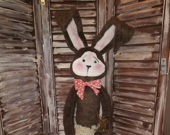 Primitive Farmhouse style Too Tall Trenton is a long 36" Bunny pattern that is easy peasy to make and so cute.