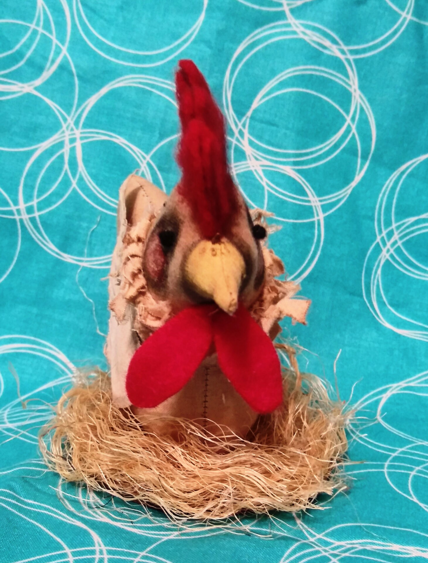 Primitive Bantam Babe hen pattern is a cute little nester .