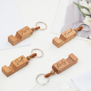 Llavero con soporte para teléfono móvil de madera personalizado, Pift portátil bonito y creativo de madera para ella, regalo de dama de honor, regalo de boda, regalo para amigos