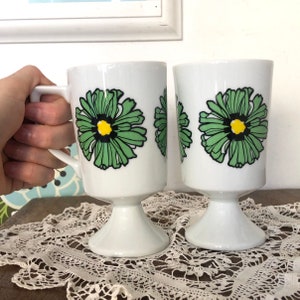 Pair Vintage Flower Power Coffee Cups, Groovy Green Flower Pattern Pedestal Coffee Cups