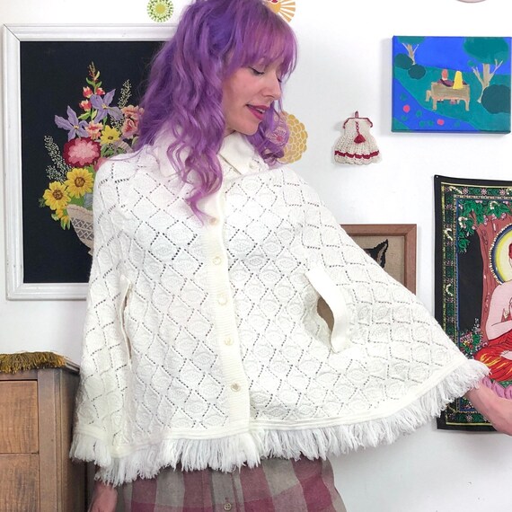 Vintage White Knit Poncho Style Cape, White Fring… - image 8