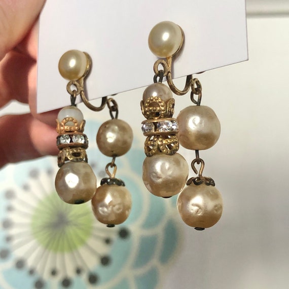 Vintage Screw Back Pearl Dangle Earrings, 1960s F… - image 6