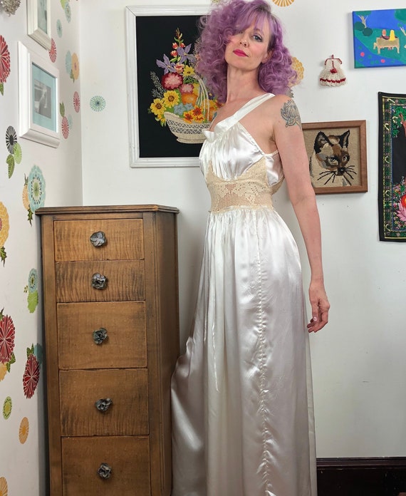 Vintage Ivory Satin Gown, 70s does 30s Hollywood … - image 2