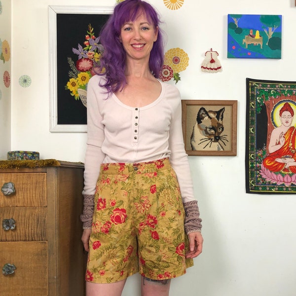 Liza Floral Pleated Shorts