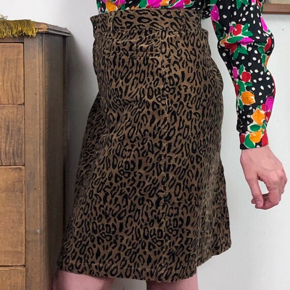 Vintage Leopard Print Mini Skirt, 1990s Corduroy … - image 8