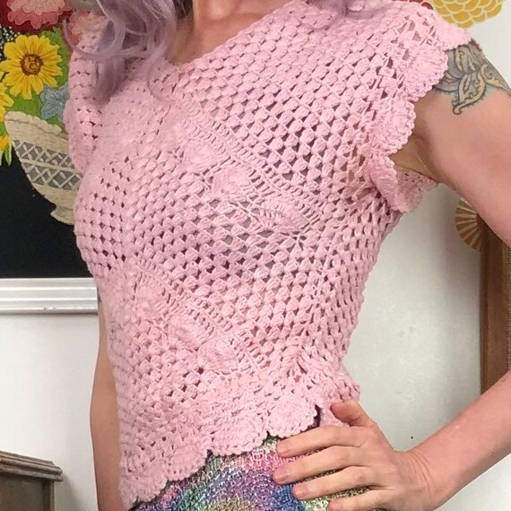 Vintage Pink Crochet Blouse, 1970s Cap Sleeve Top… - image 4
