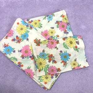 Vintage Flower Power Full Sized Sheet Set, 1970s Daisy Delight Sheets by Cannon Monticello