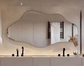 Horizontal geformter Badezimmerspiegel, asymmetrischer Konsolenwandspiegel, unregelmäßiger dekorativer Spiegel, gebogener großer Spiegel, Heimwanddekoration