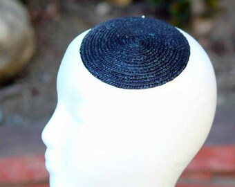 Schwarzer Raffia Fascinator Basis: 10cm Hutmacherzubehör