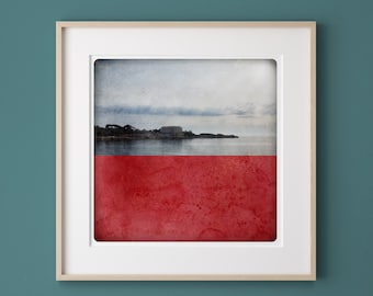 Photographie noir et blanc d'un paysage de bord de mer avec un bloc de couleur peint en rouge profond Bandol Calanques France Impression d'art POLE CRIMSON