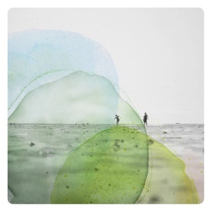 Impression d'art photographie bord de mer et cercles aquarelle dans les tons bleu vert jaune Aqva Tri image 2