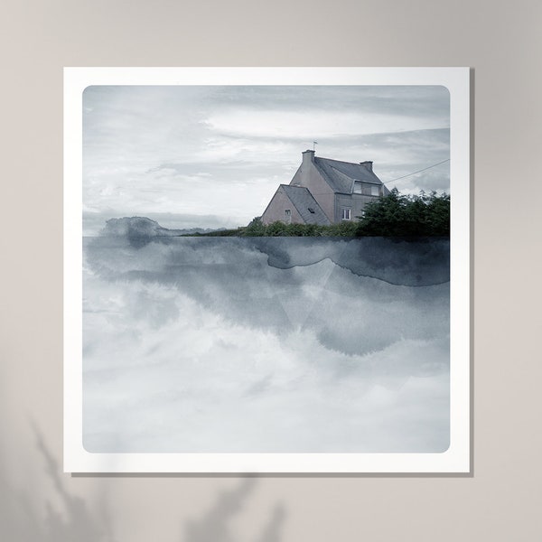 Photographie Maison dans les nuages  peinture aquarelle tons bleus gris ABRI NUAGE