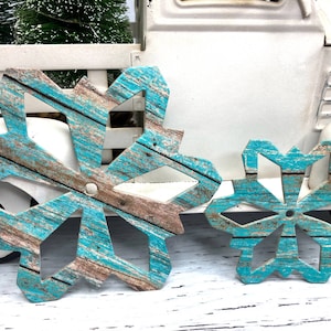 12 turquoise woodgrain paper snowflakes - Weathered wood design paper + chipboard Snowflake die cuts - use as ornaments, garlands+