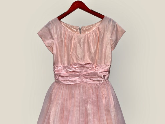 1950’s Pastel Pink Party Dress with White Swiss D… - image 3