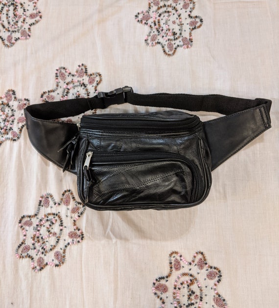 Square black leather fanny pack, unisex - image 1