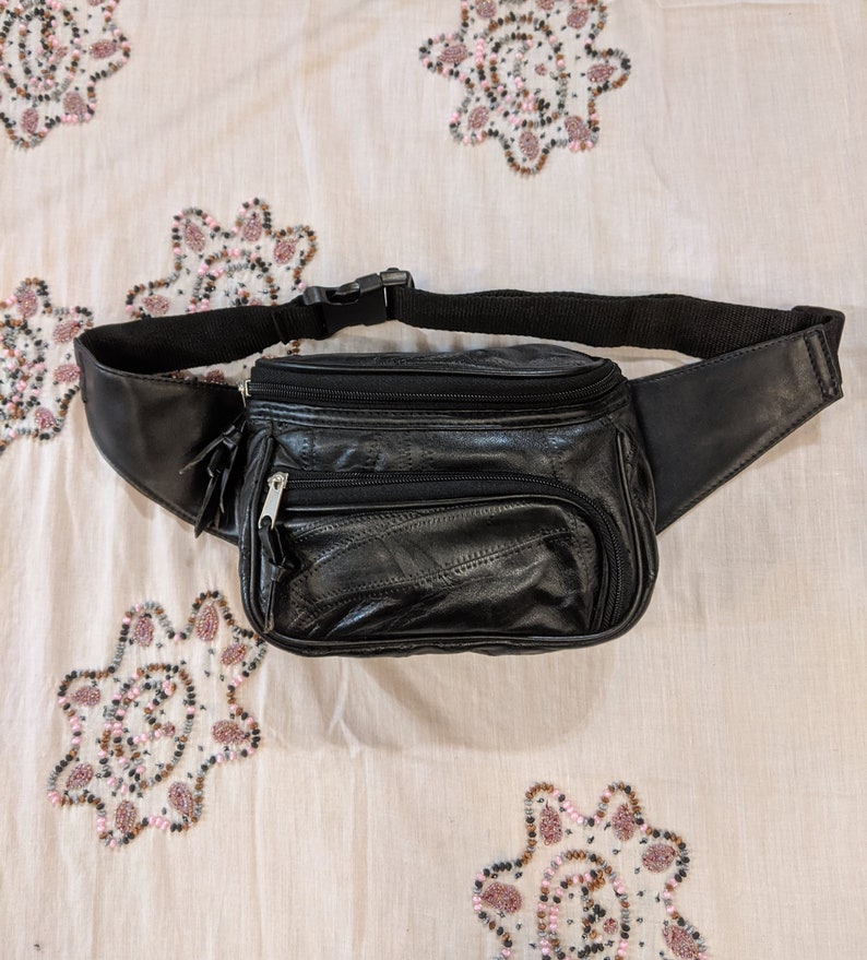 Square black leather fanny pack, unisex image 1